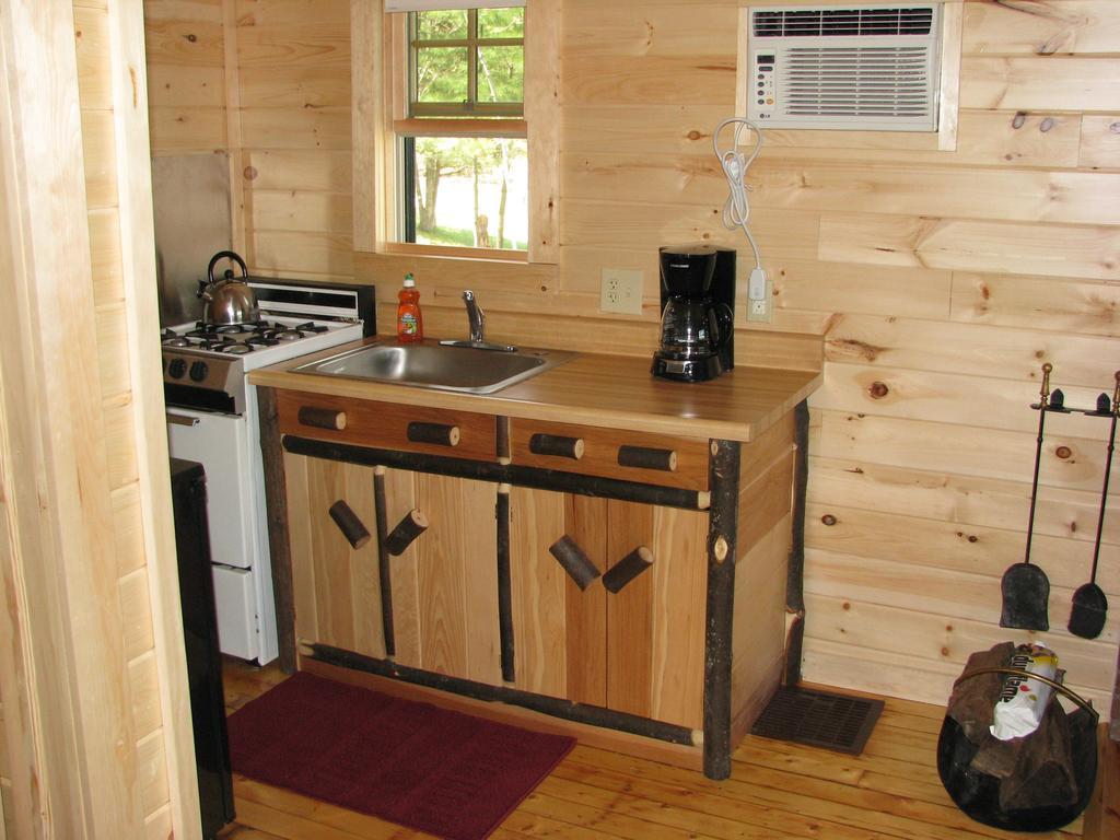 Pine Knoll Hotel Lakeside Lodge & Cabin Old Forge Pokoj fotografie
