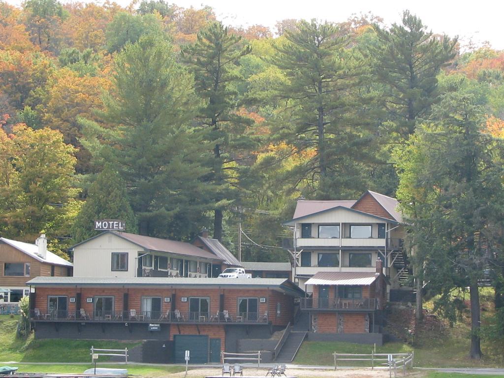 Pine Knoll Hotel Lakeside Lodge & Cabin Old Forge Pokoj fotografie